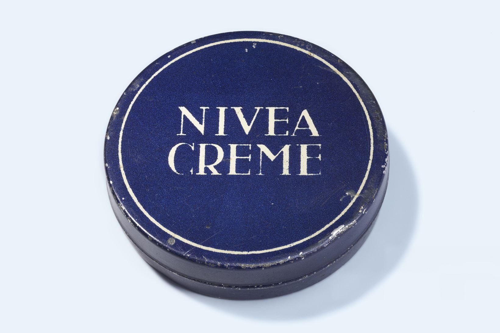 NIVEA крем 1925 година