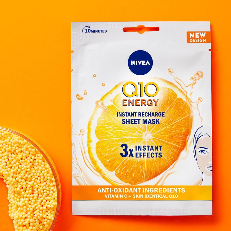 Представената опаковка показва 10-минутна енергизираща лист маска Q10 на NIVEA.
