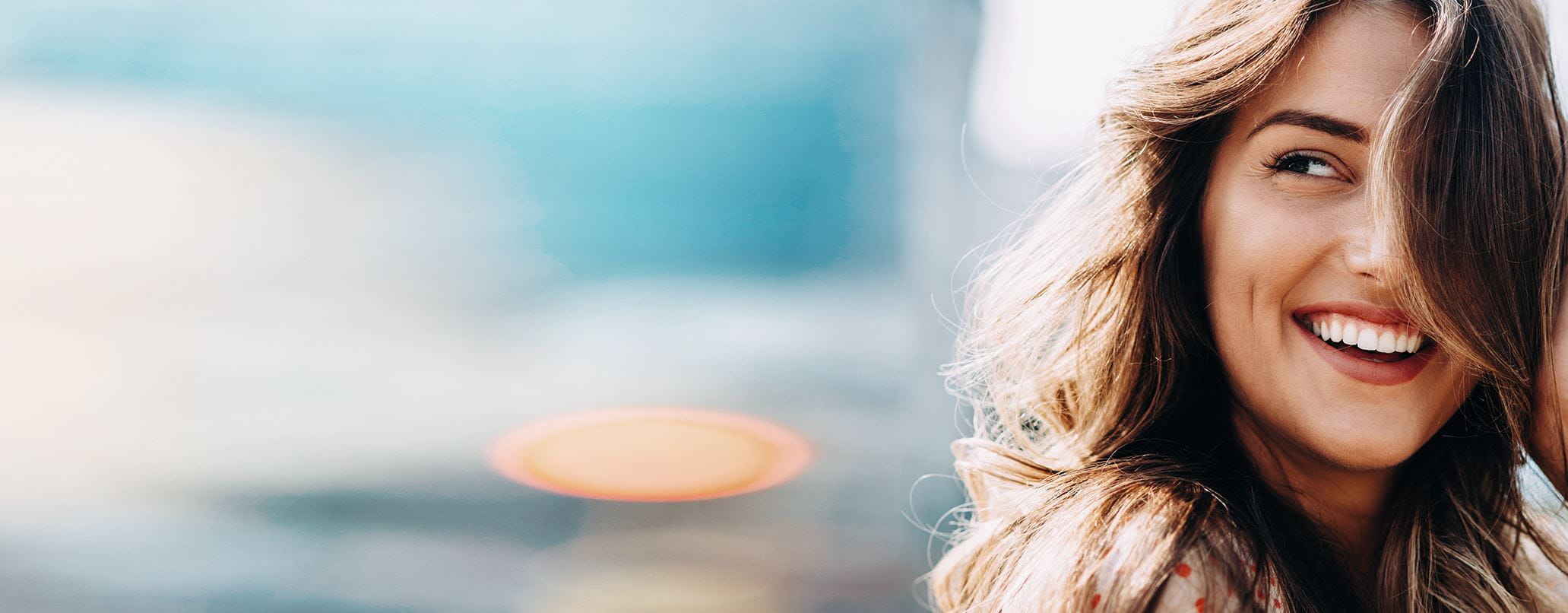 Femmes cheveux bruns fraîches