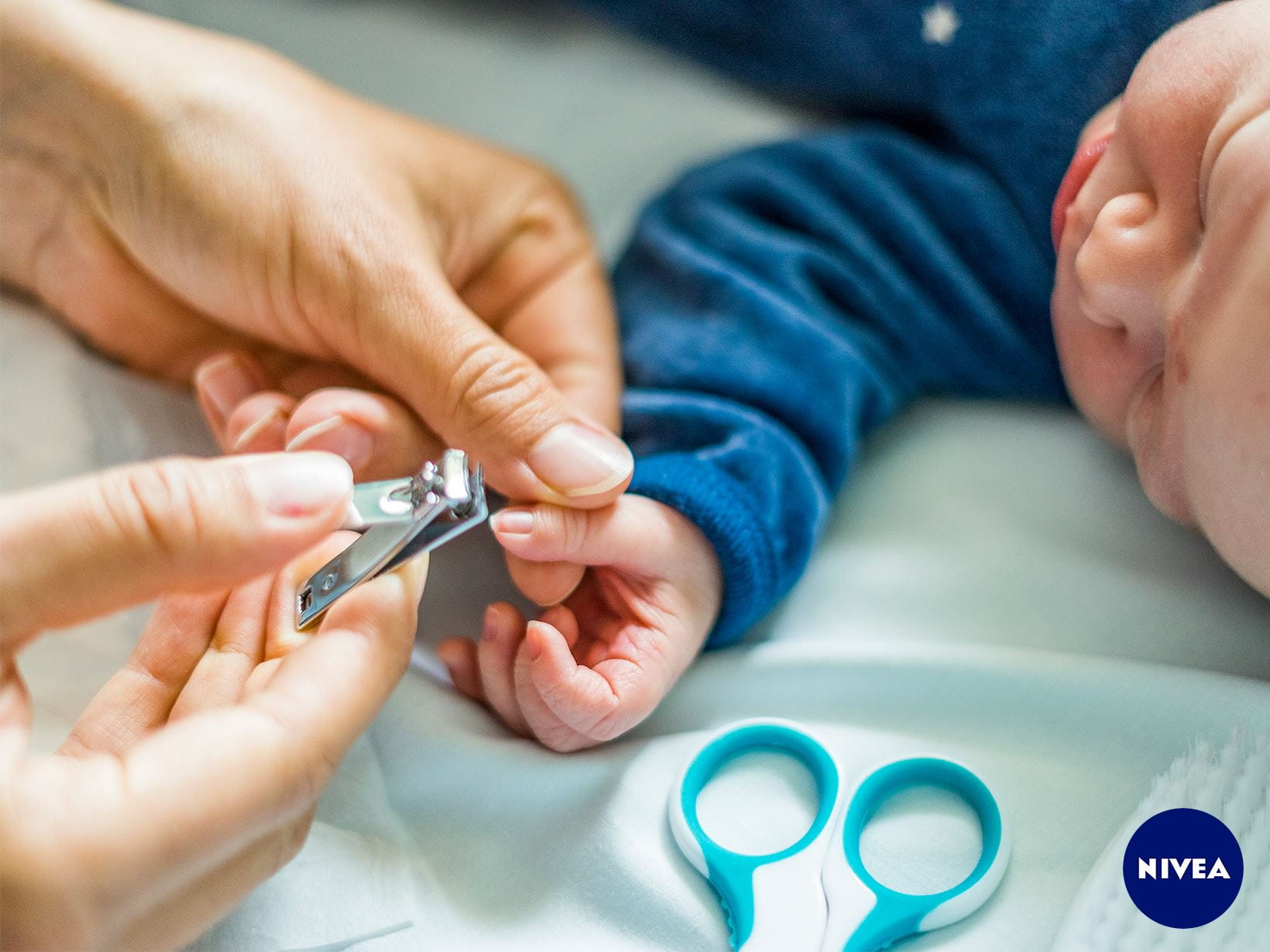 Baby-Fingernägel schneiden: Was brauchen werdende Eltern?