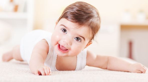 Ab wann krabbeln Babys?