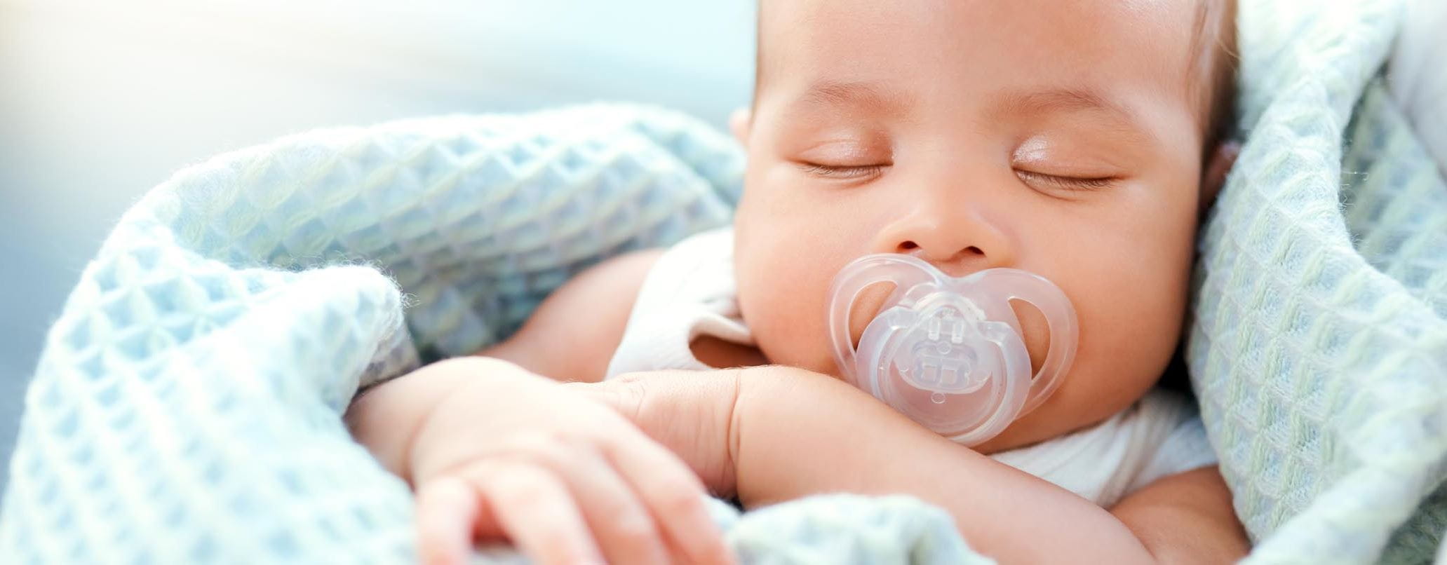 Baby und Schnuller: kleiner Nuckel-Ratgeber