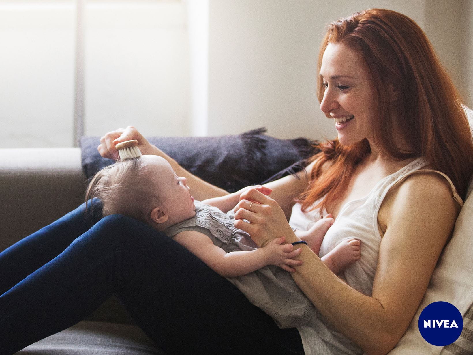 Babypflege: Haare kämmen nach dem Waschen