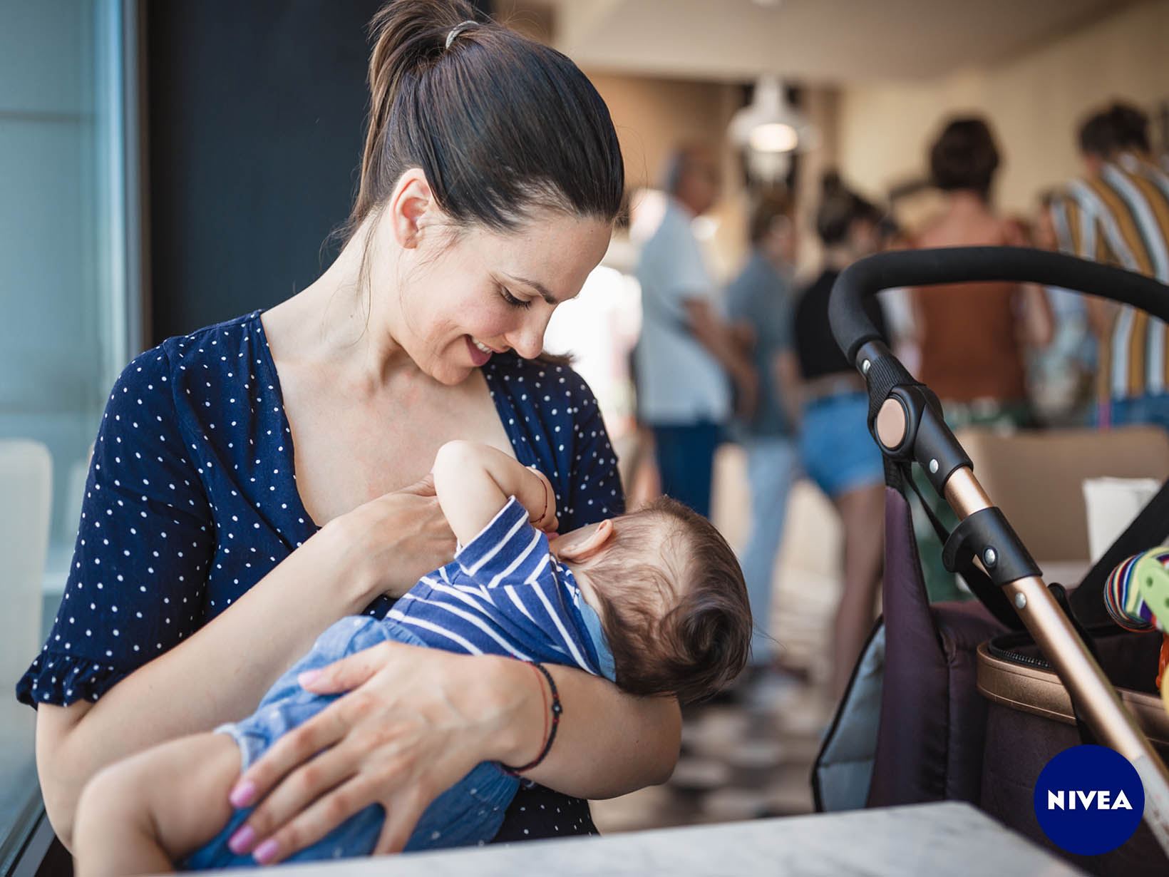 Wenn Babys zahnen: Abstillen, wenn die ersten Zähnchen kommen?