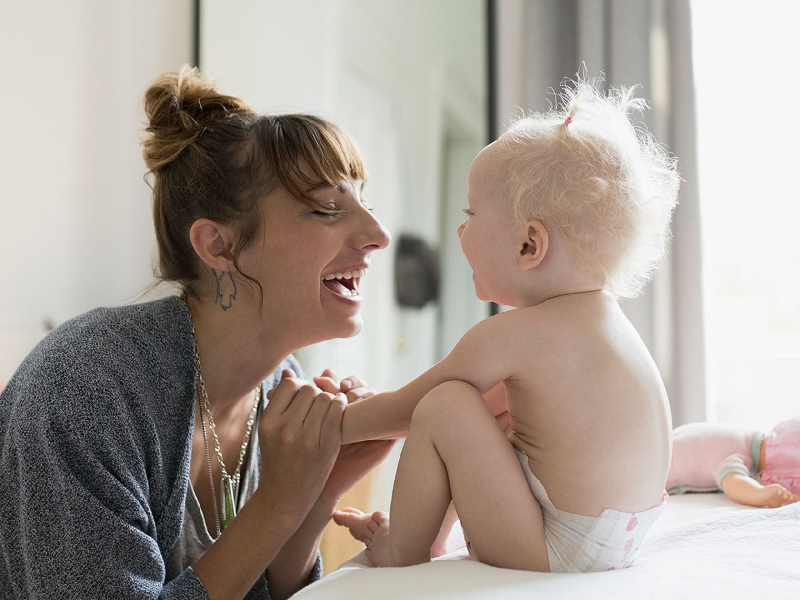 Baby: Haare und Nägel schneiden