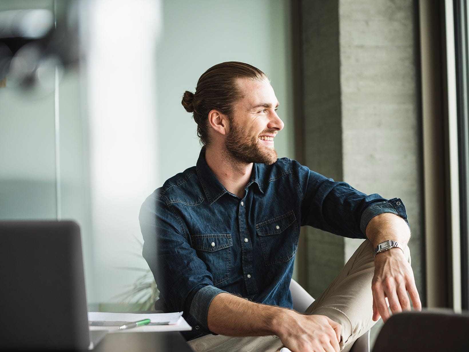 Man Bun: So gelingt der hippe Haarknoten für Männer