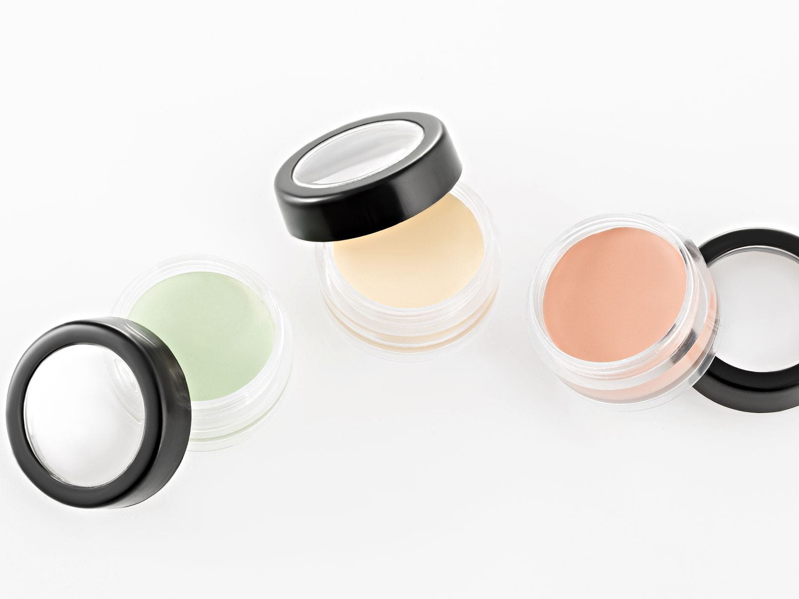 Mit buntem Concealer kleine Beauty-Makel ausgleichen