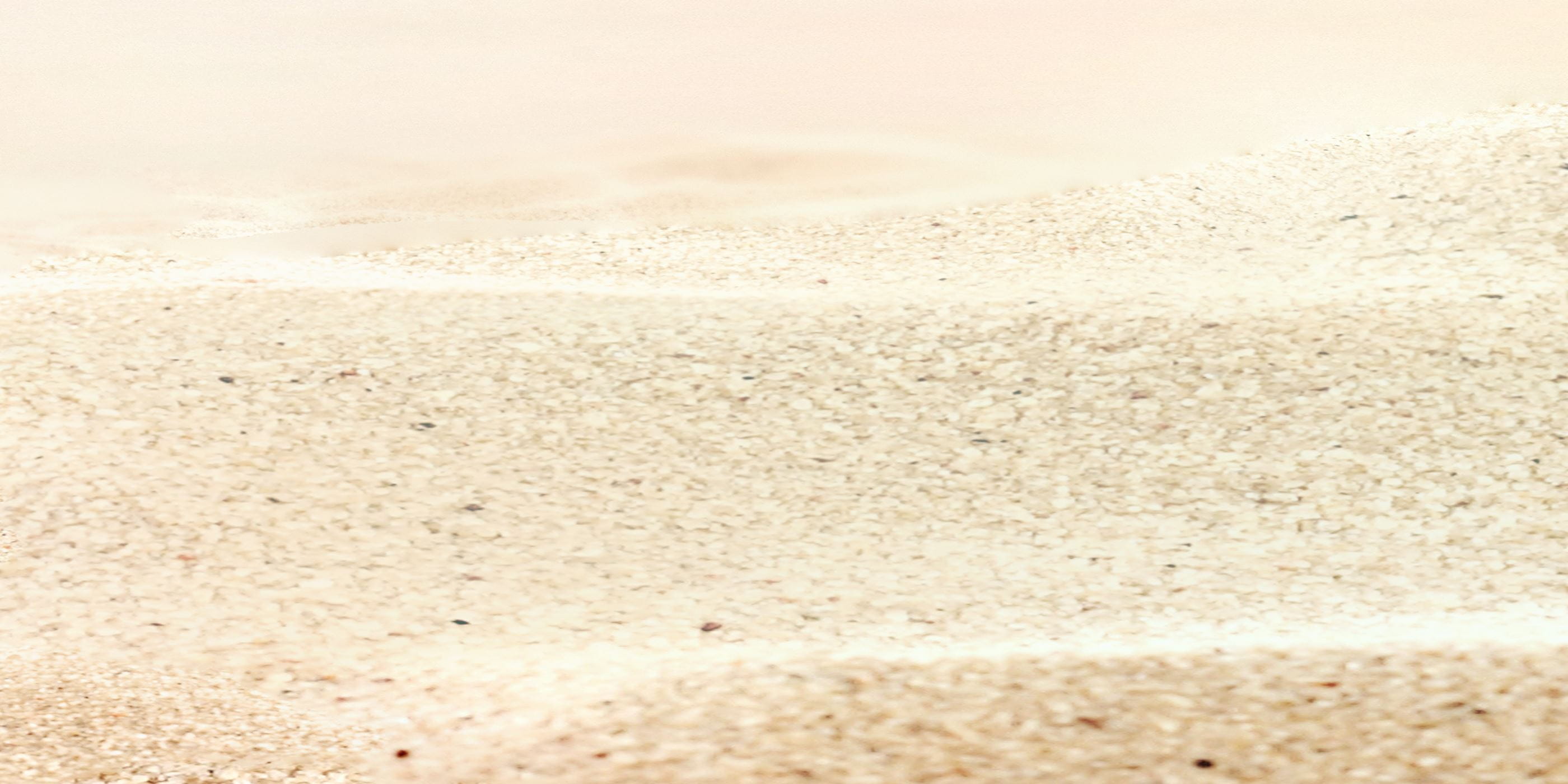 NIVEA SUN Schutz und Pflege – Strandhintergrund
