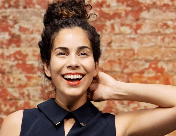 Flecht- und Hochsteckfrisuren für Locken