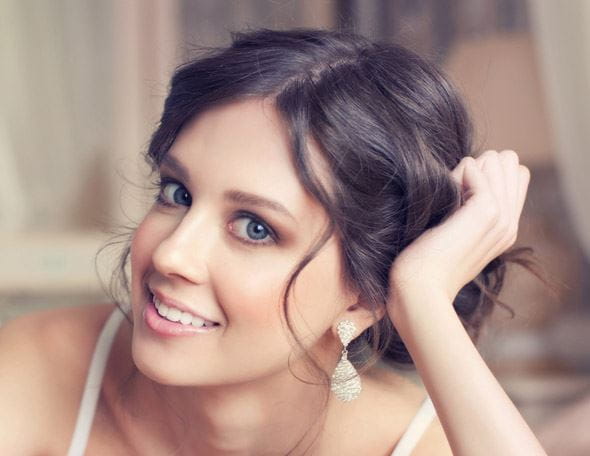 Haare hochstecken: Frisuren-Anleitung und Styling-Tipps