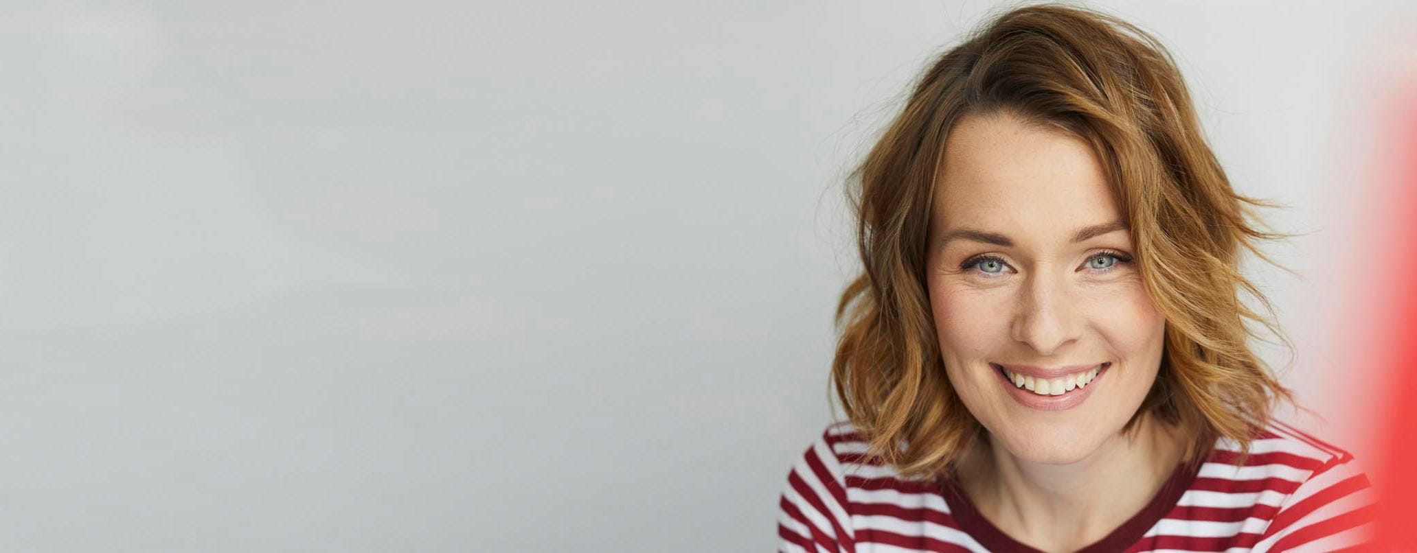 Mittellange Haare stylen: Frisuren für schulterlanges Haar