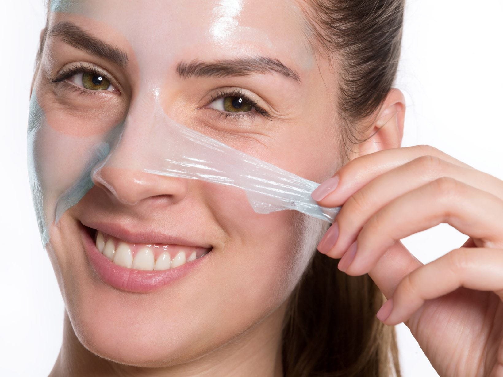 Retirer les comédons: une peau nette avec un masque peel-off