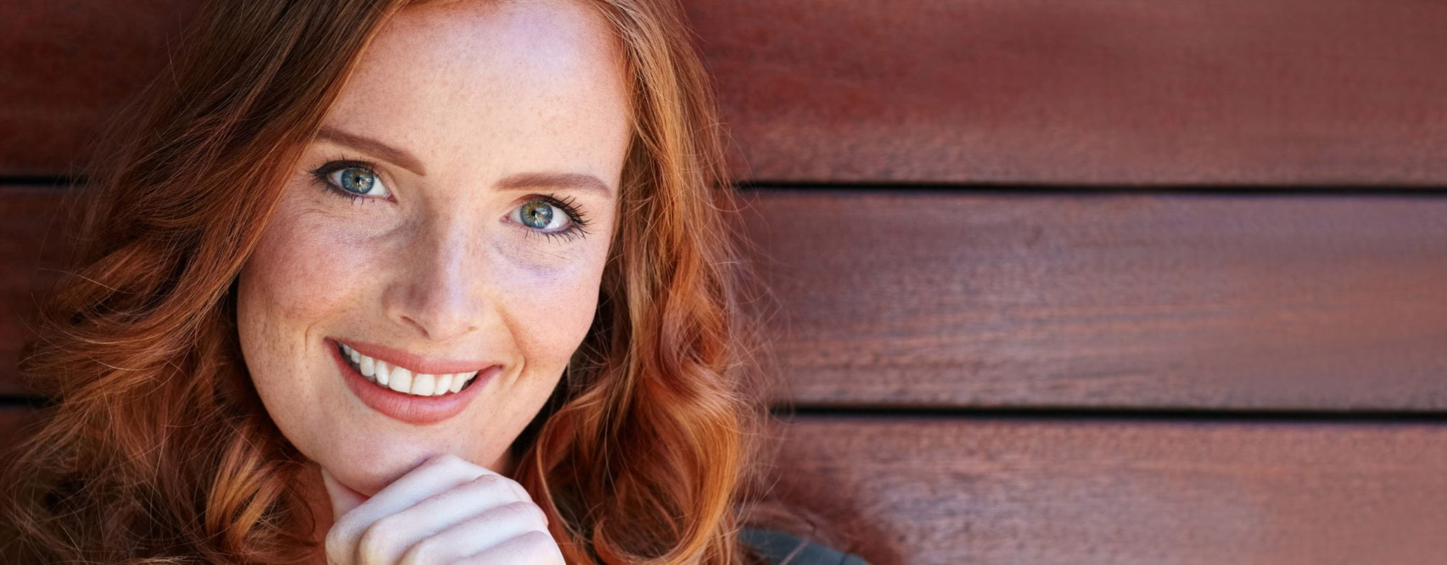 Frau mit Sommersprossen