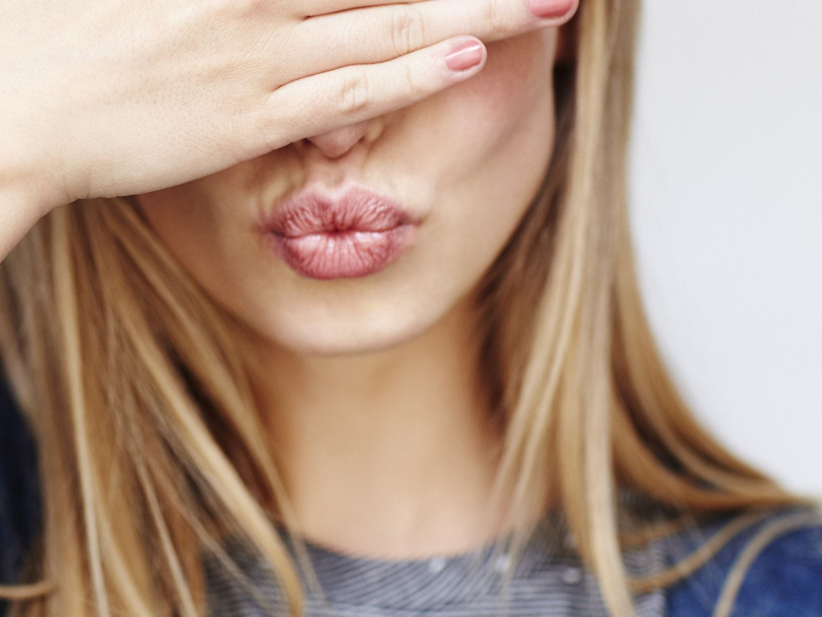 Sonnenbrand auf den Lippen Lippenhaut schonen