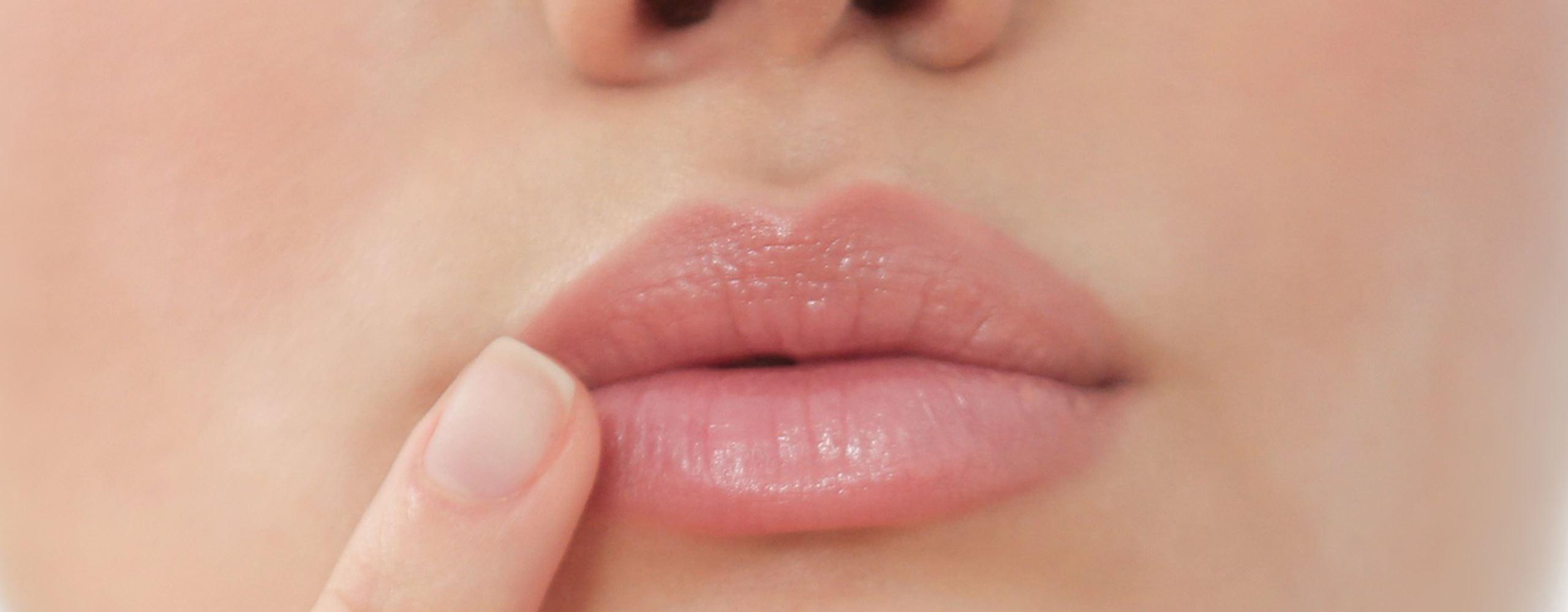Gommage pour les lèvres : soin conseillés et recettes maison 