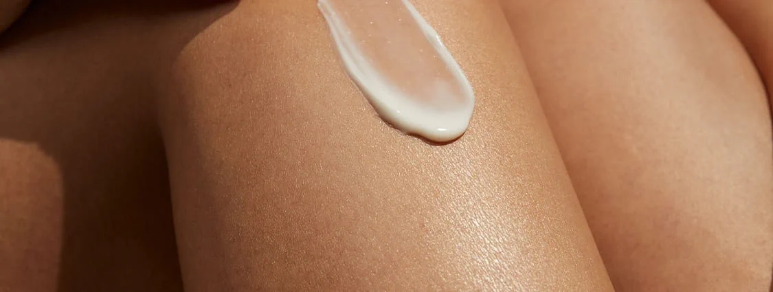hombre evitando las ojeras