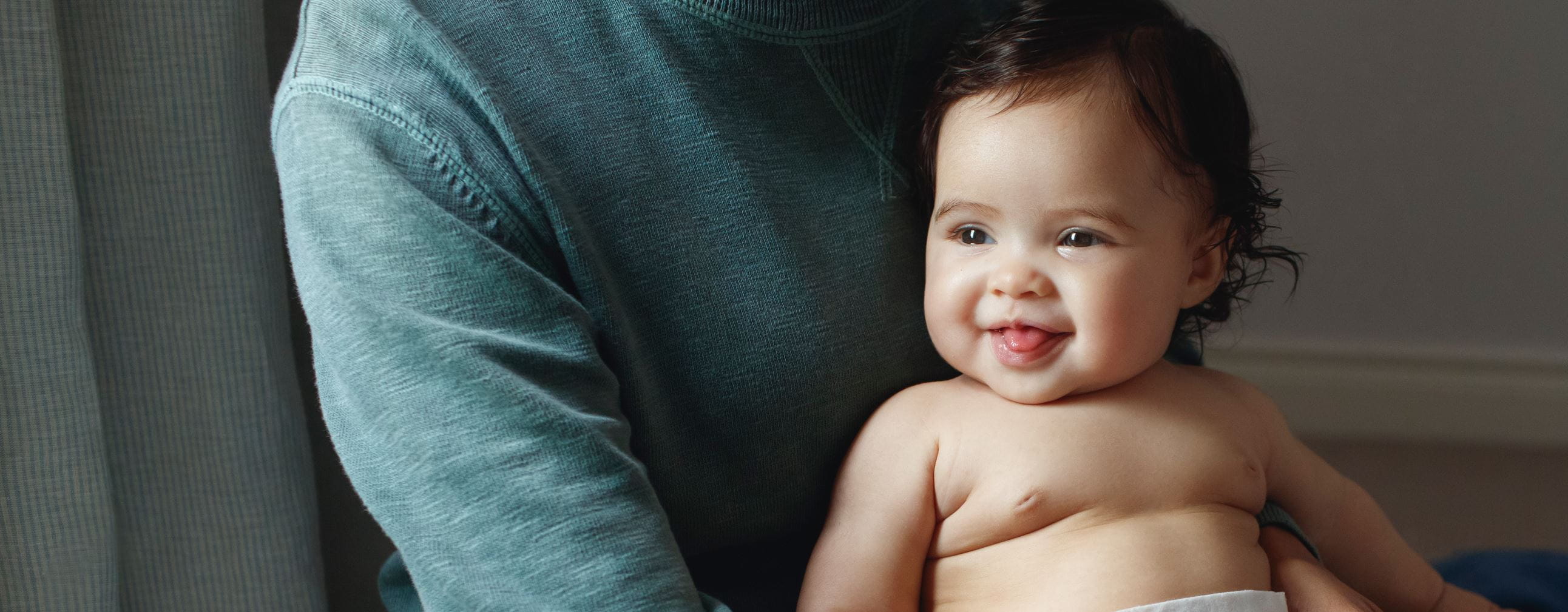 ein lächelndes Baby