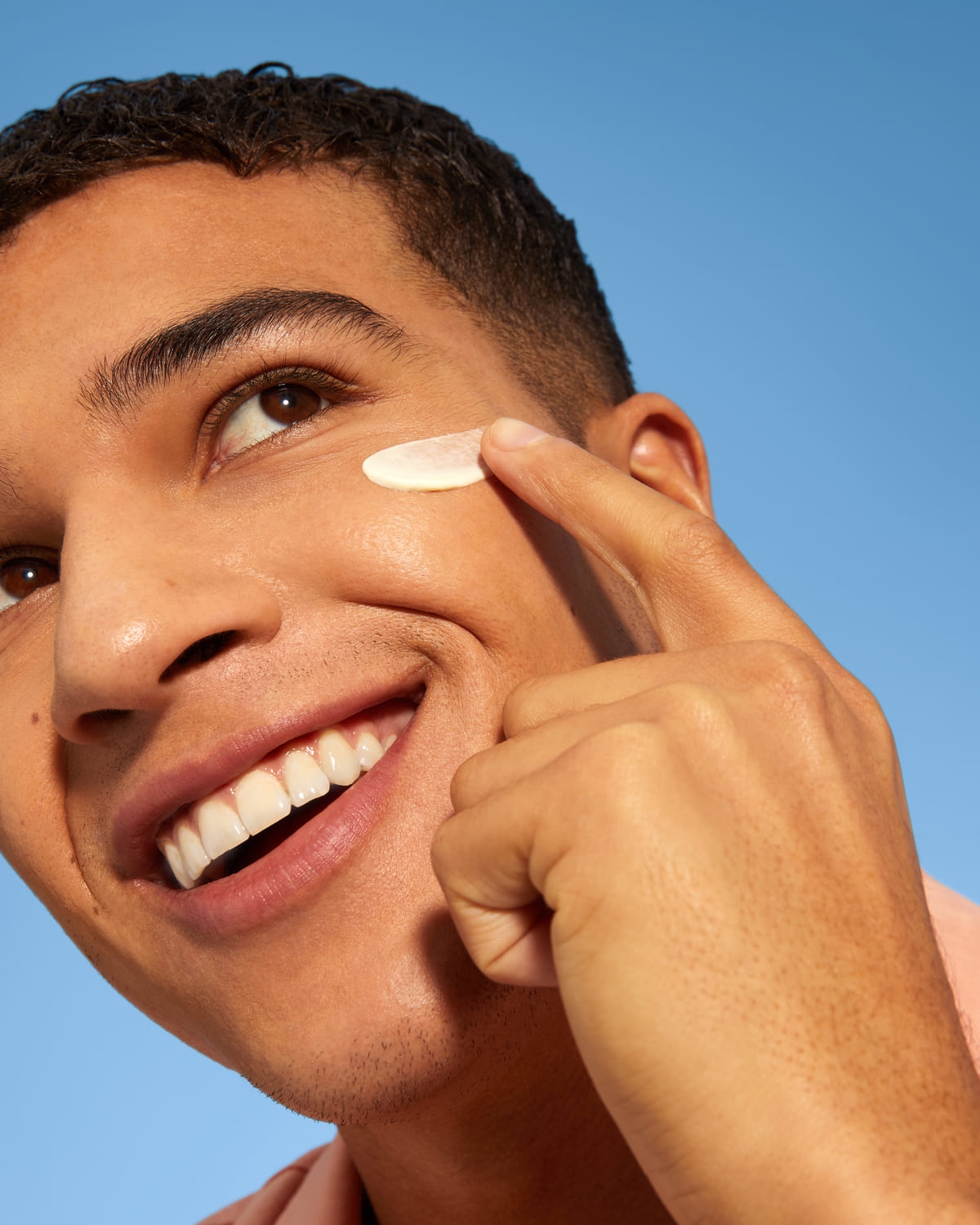 9 Cara Menghilangkan Flek Hitam di Wajah Pria