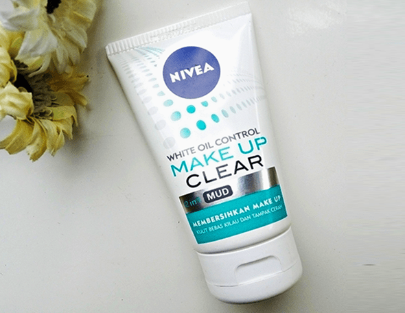NIVEA White Oil Control Make Up Clear