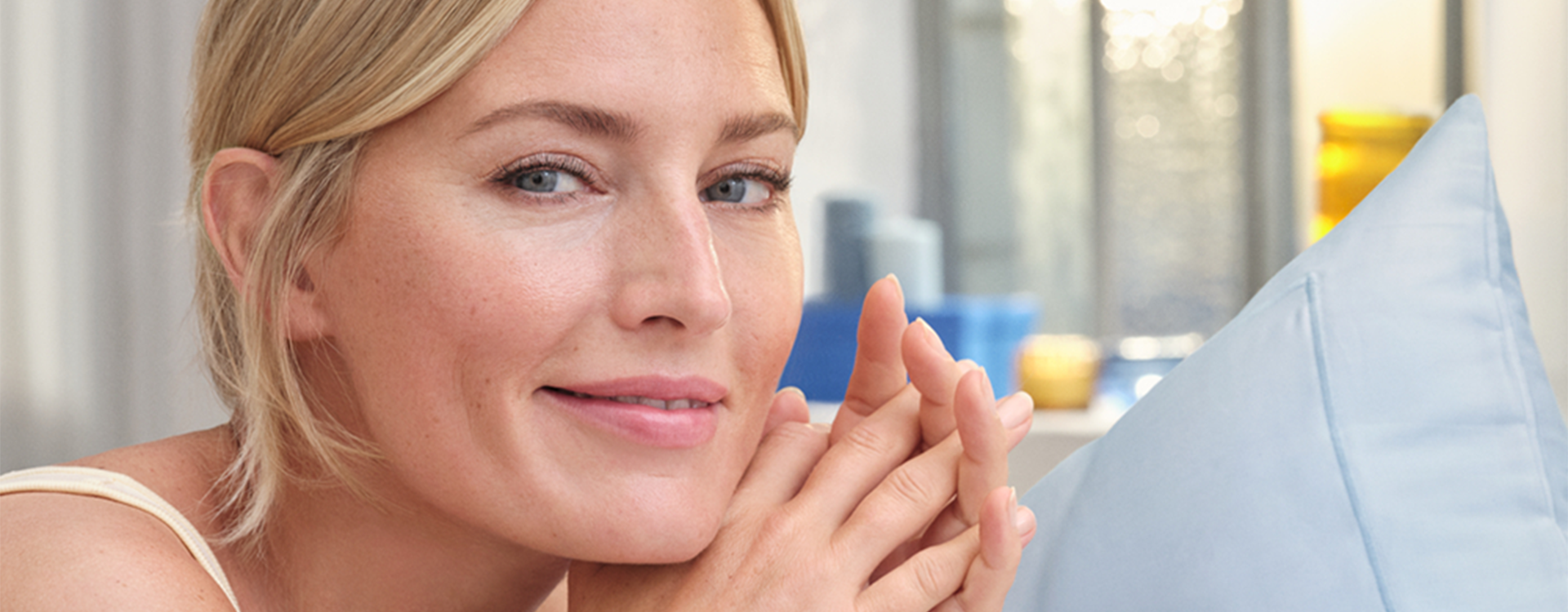 woman with blue eyes and blonde hair