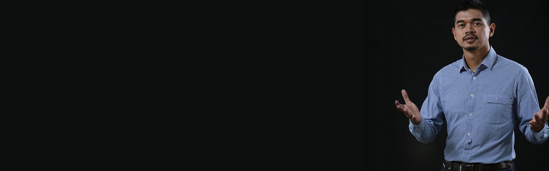 Bambang Pamungkas in blue shirt