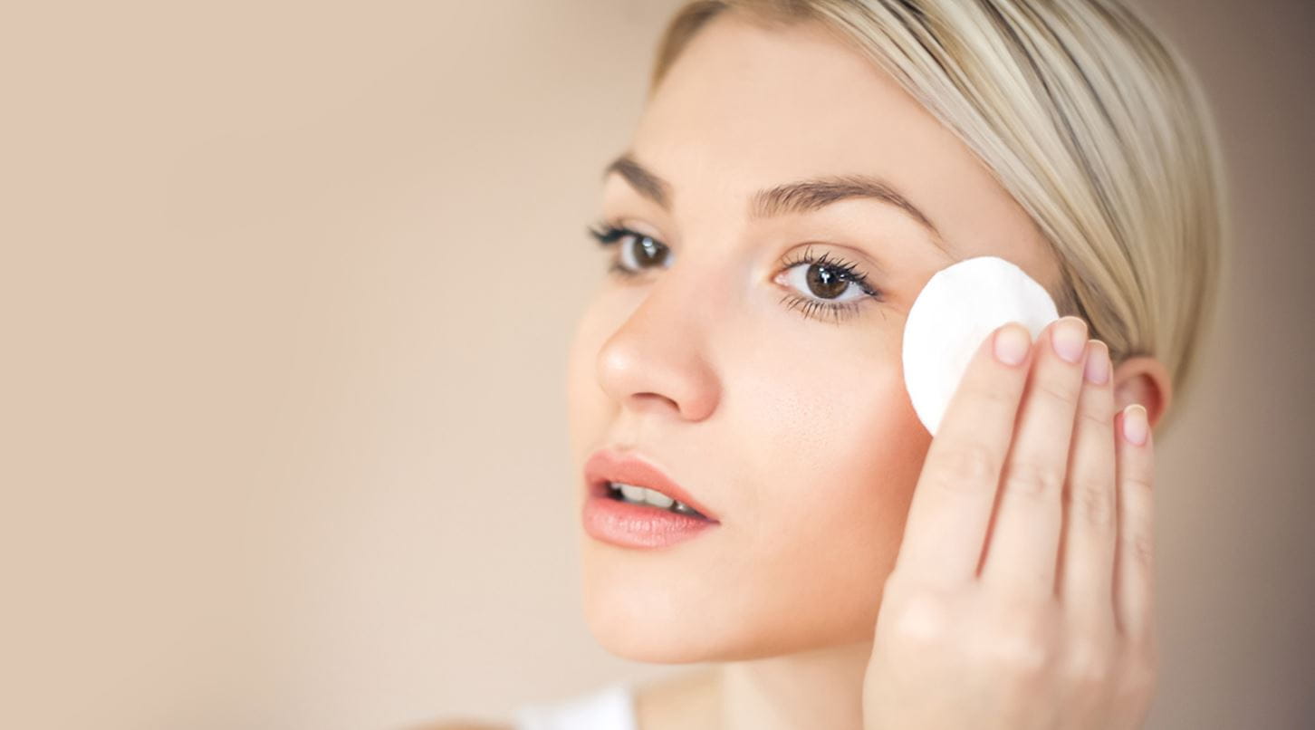 Brufoli sulle guance: cause e prevenzione | NIVEA