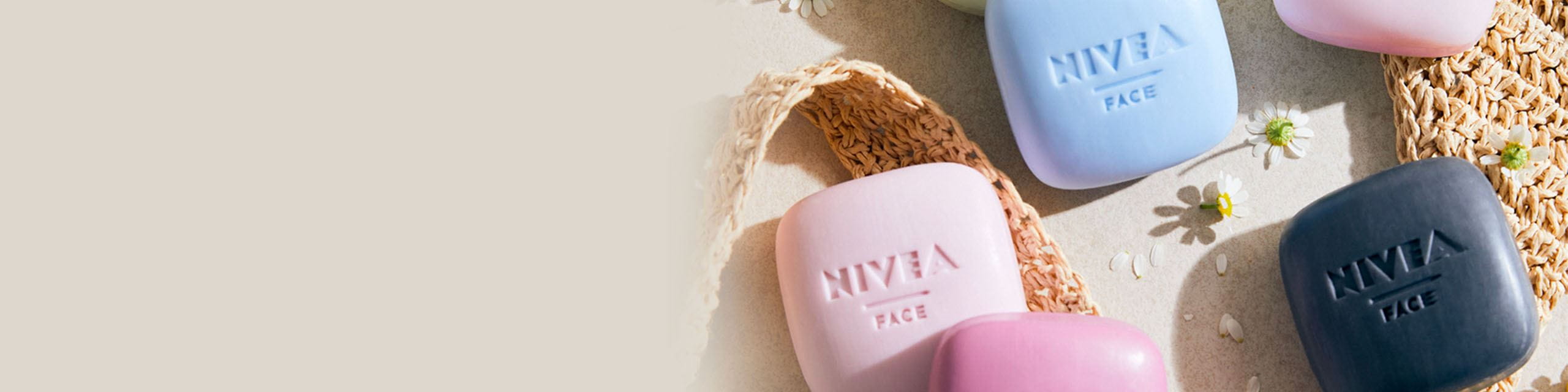 NIVEA Naturally Clean