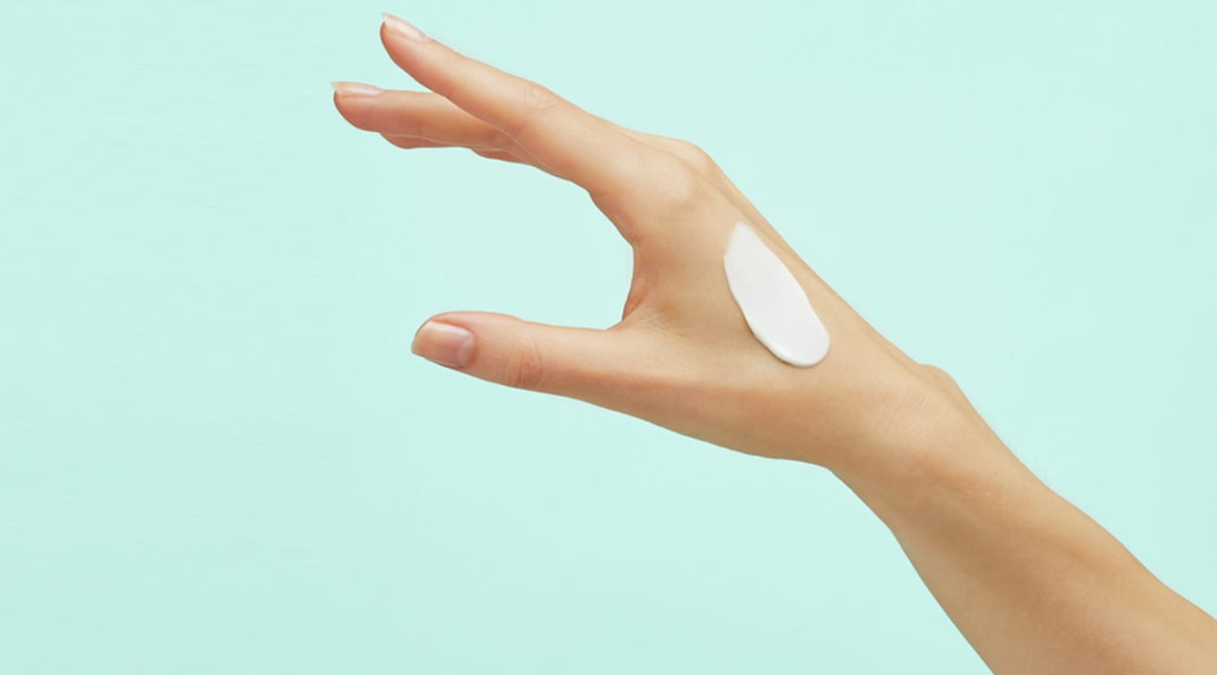 How to Take Care of Your Dry Hands?