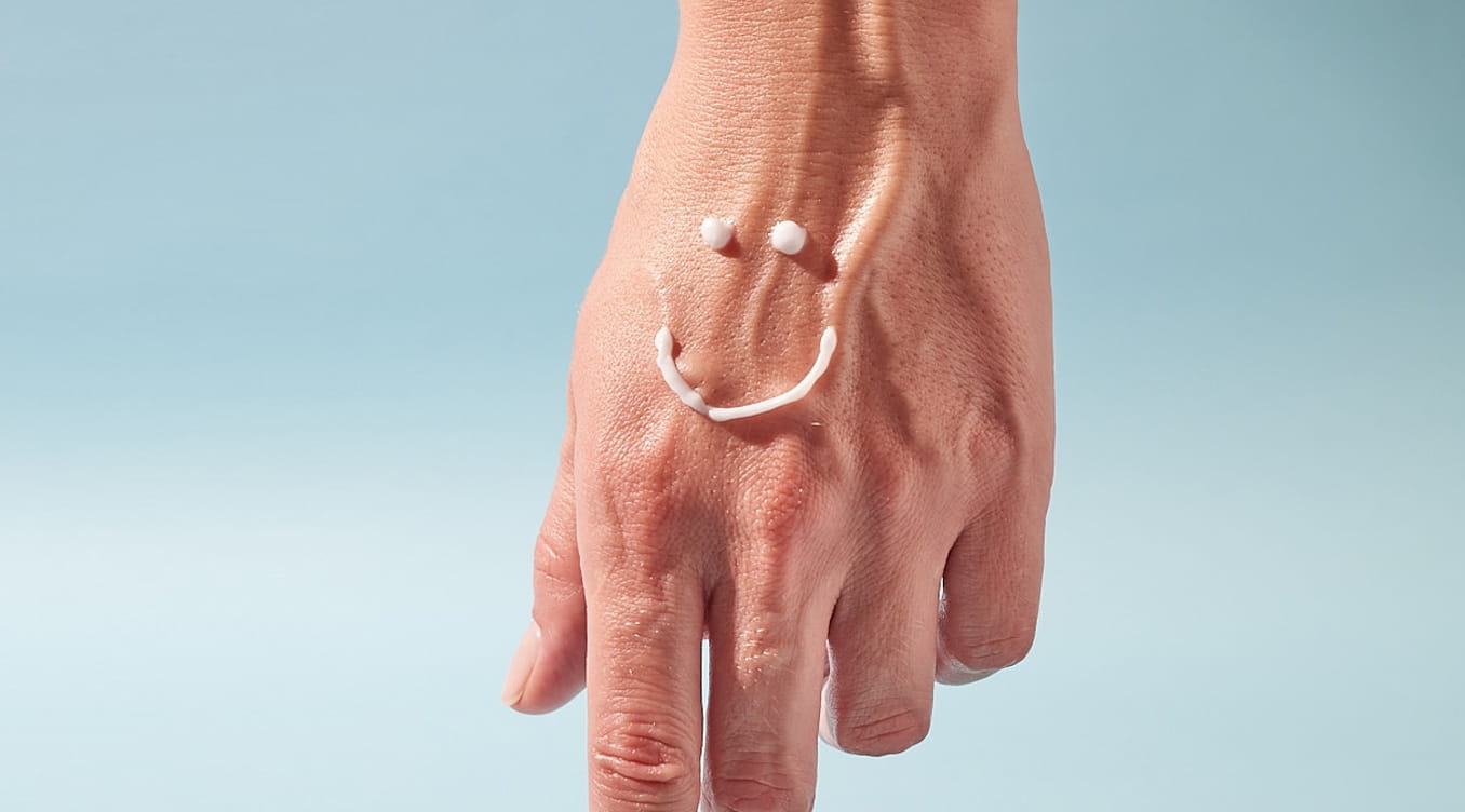 Step by Step Guide on Moisturizing & Caring for Your Hands
