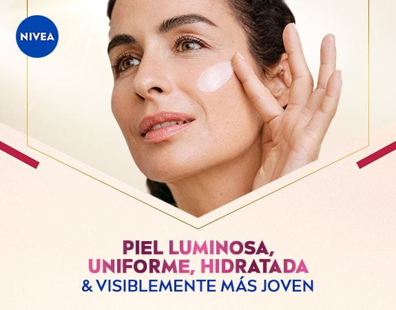 Mujer aplicando Luminous 630