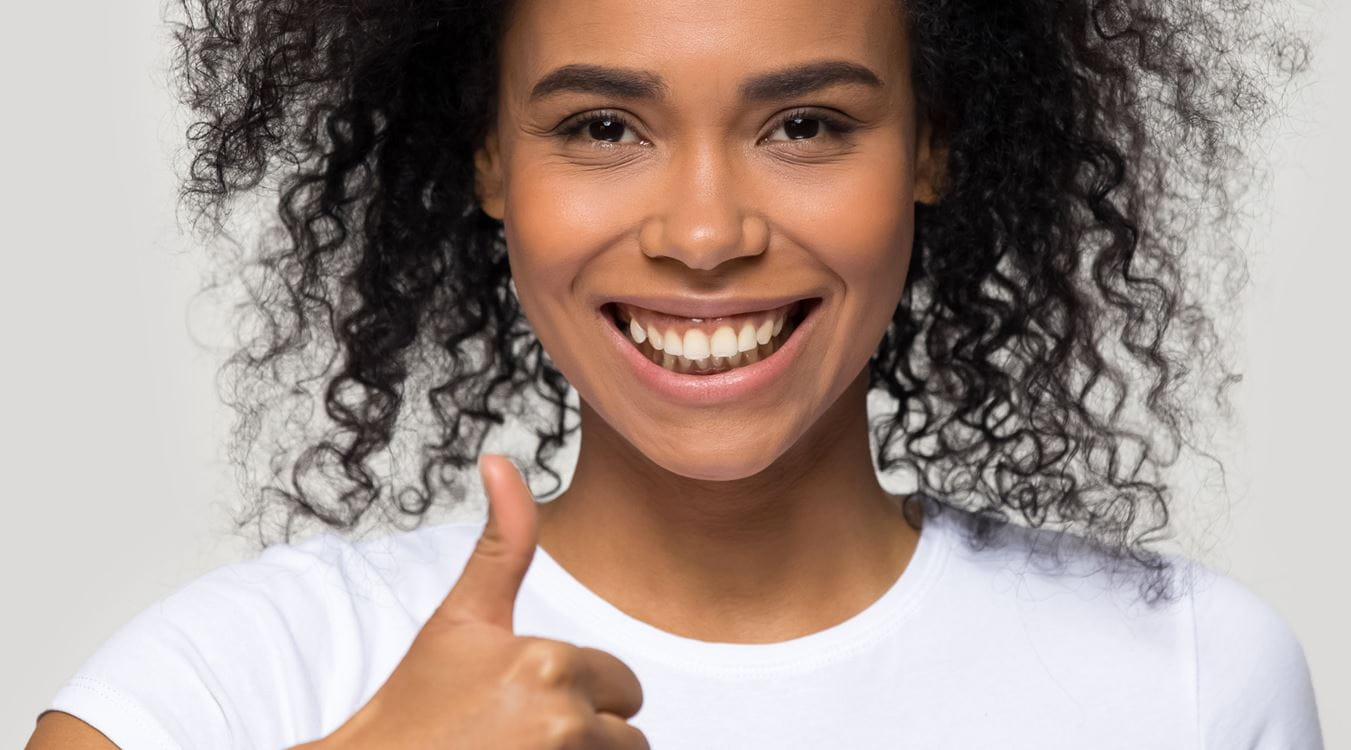 The face cleansing routine for women on the go