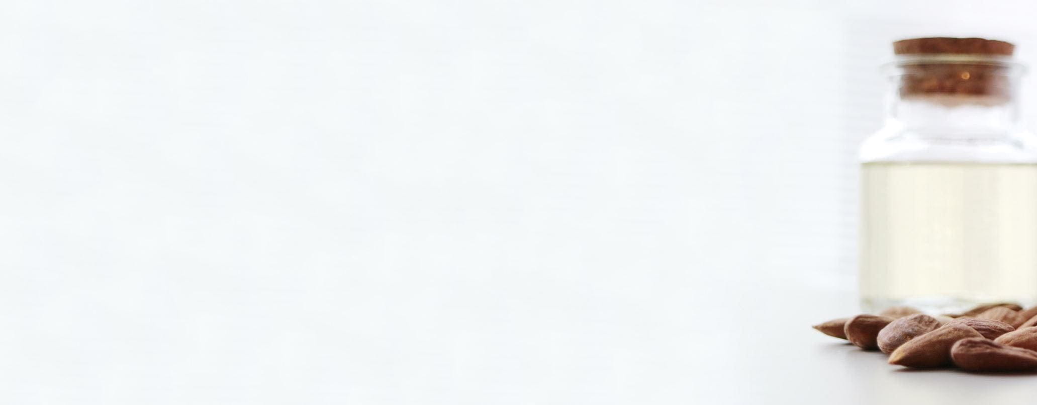 zoete amandelolie huid