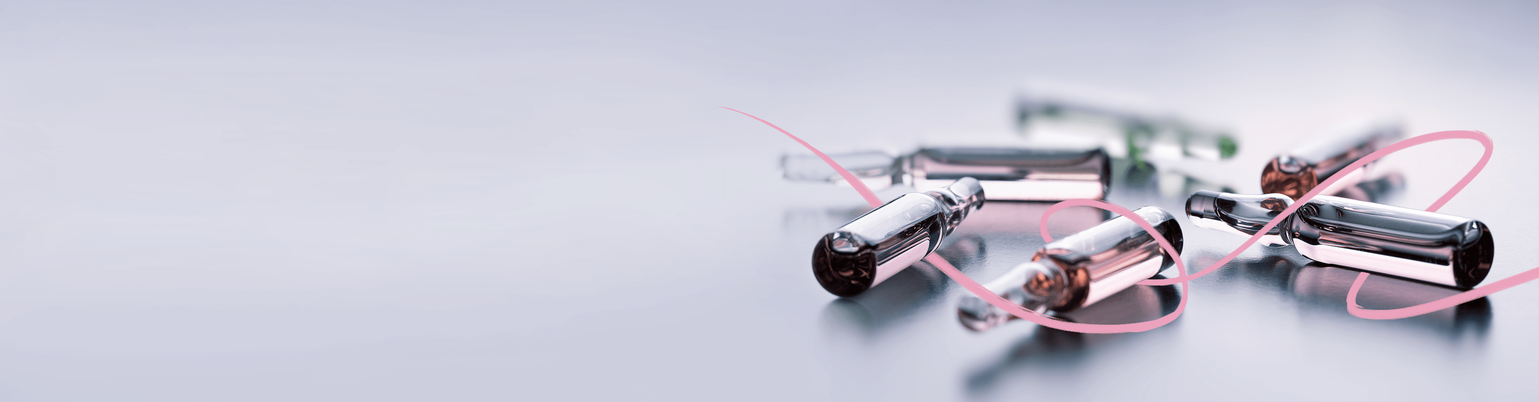 Ampułki do twarzy – co to takiego i kiedy warto po nie sięgać?