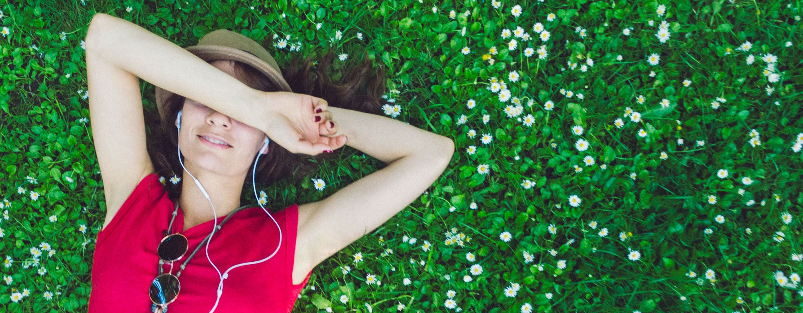 Bardzo jasna karnacja a opalanie – co musisz wiedzieć