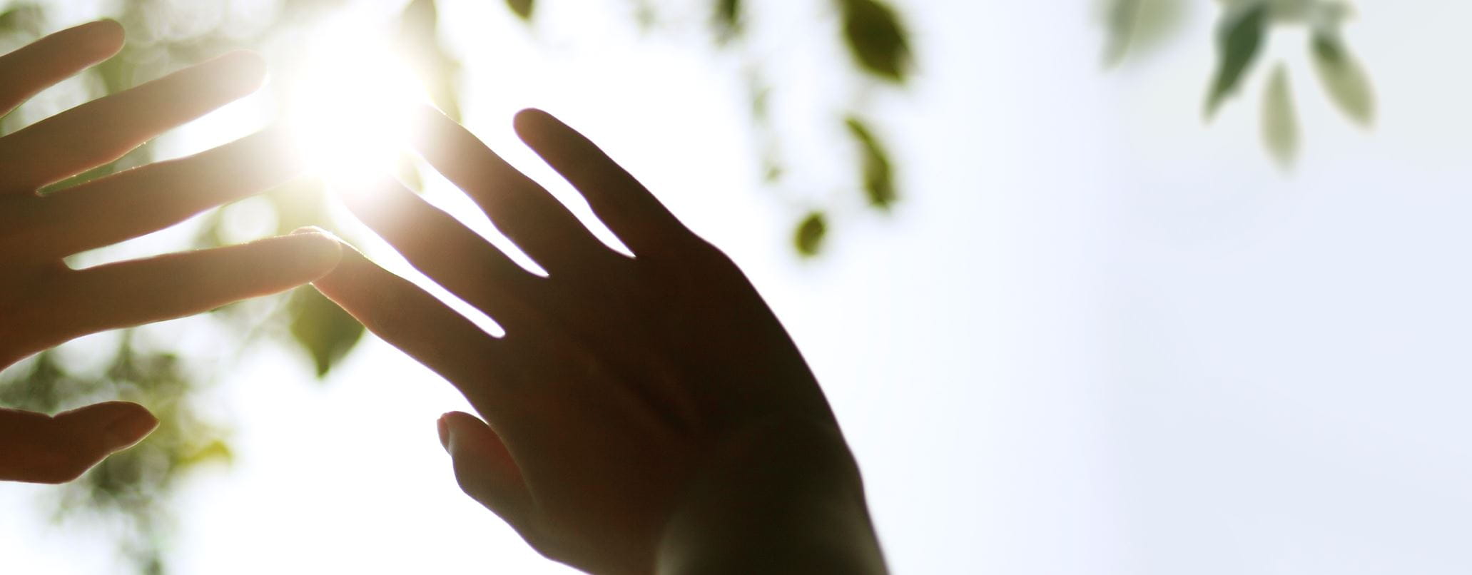 Przebarwienia na dłoniach - jak się przed nimi chronić?