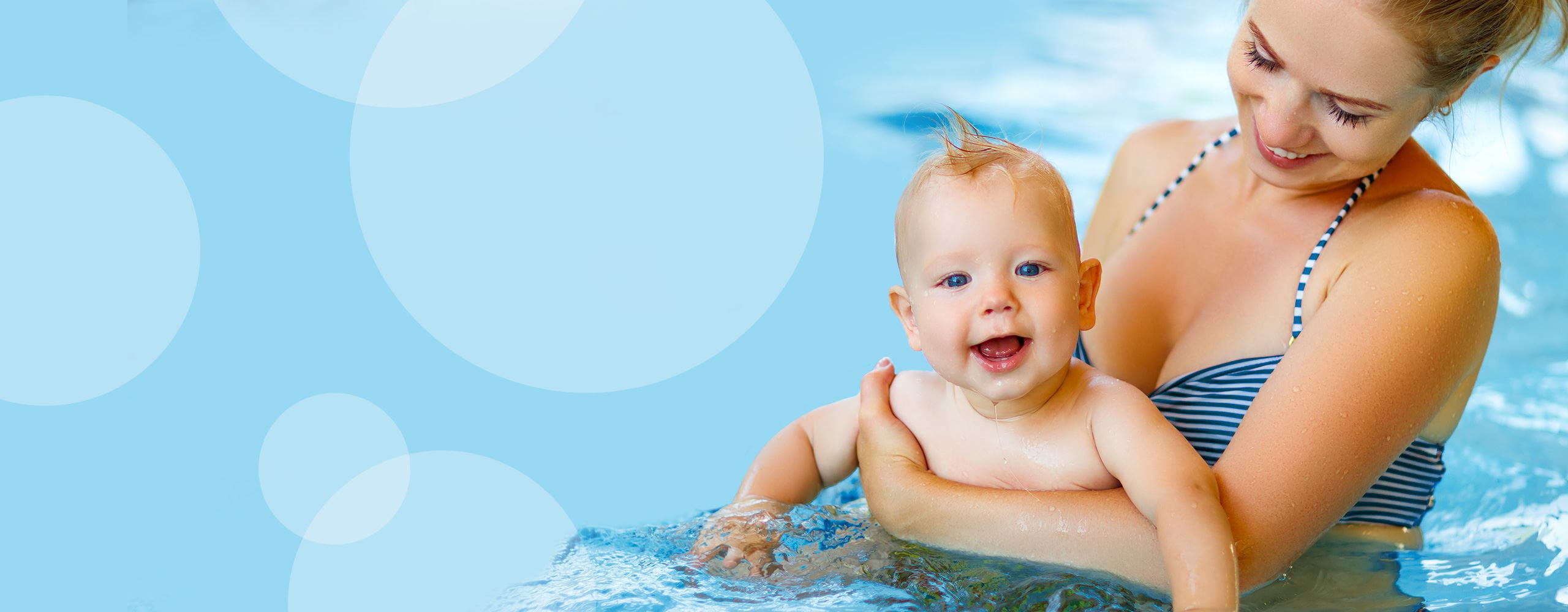 Nauka pływania dla niemowląt. Kiedy na basen z niemowlakiem?