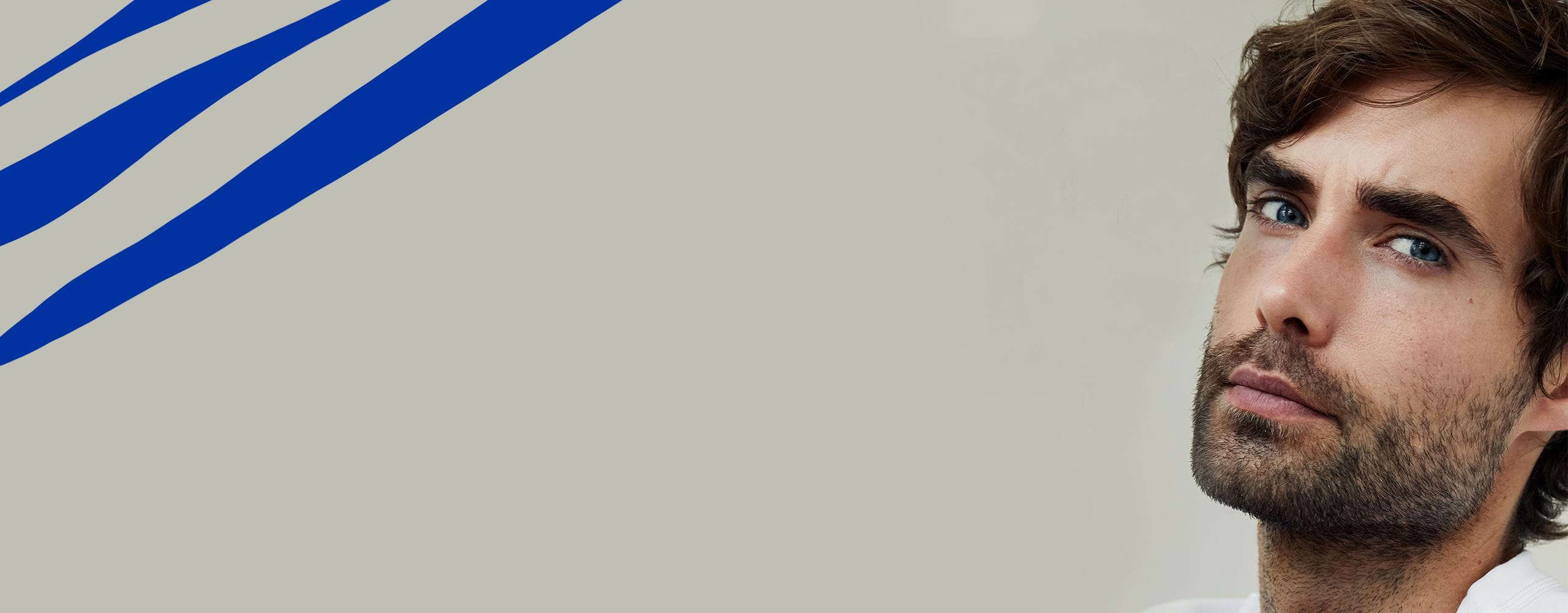 Jak objawia się zapalenie mieszków włosowych na twarzy?	