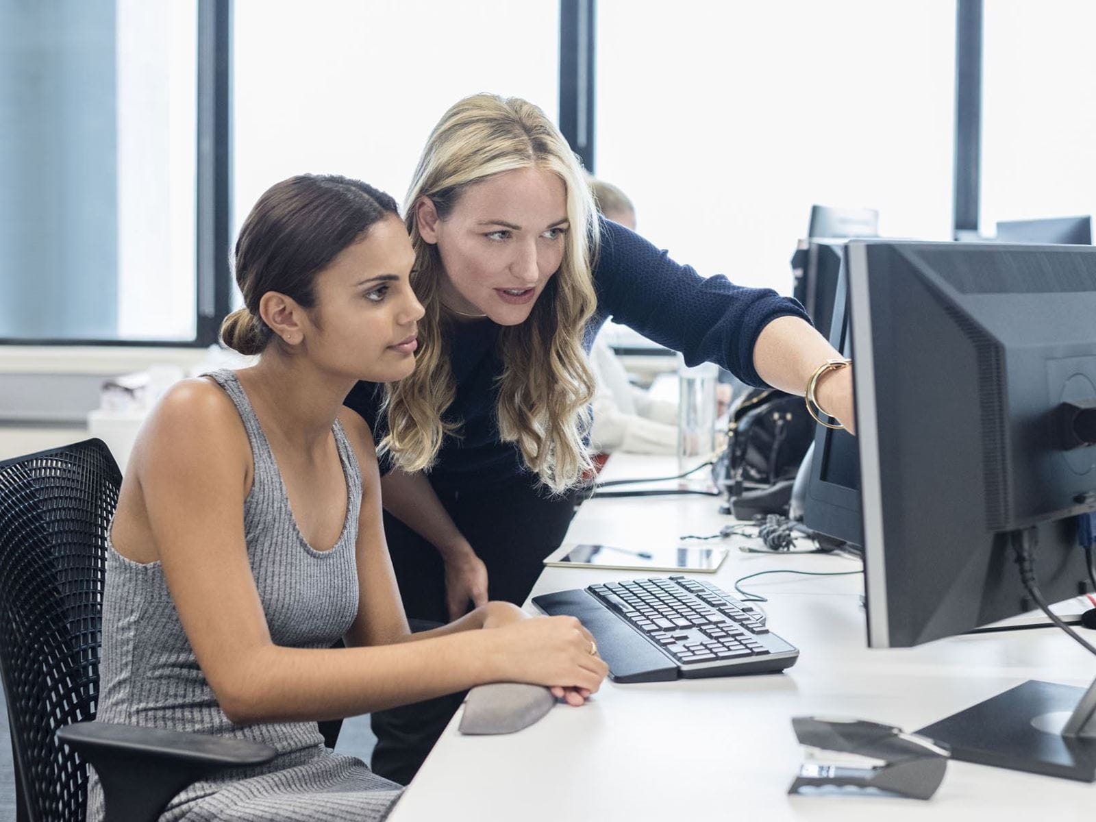 mulheres no escritório