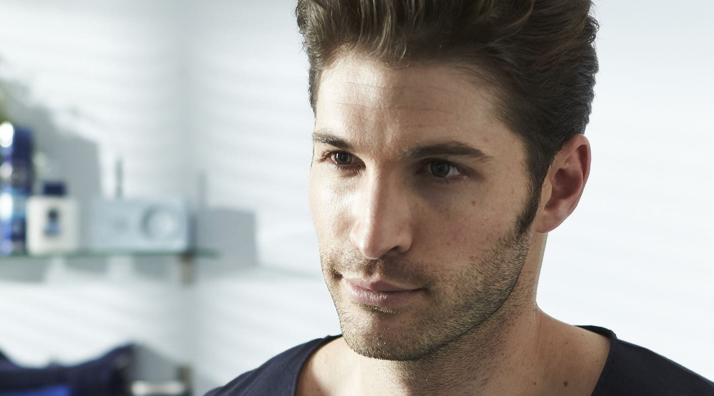 homem com cabelo saudável