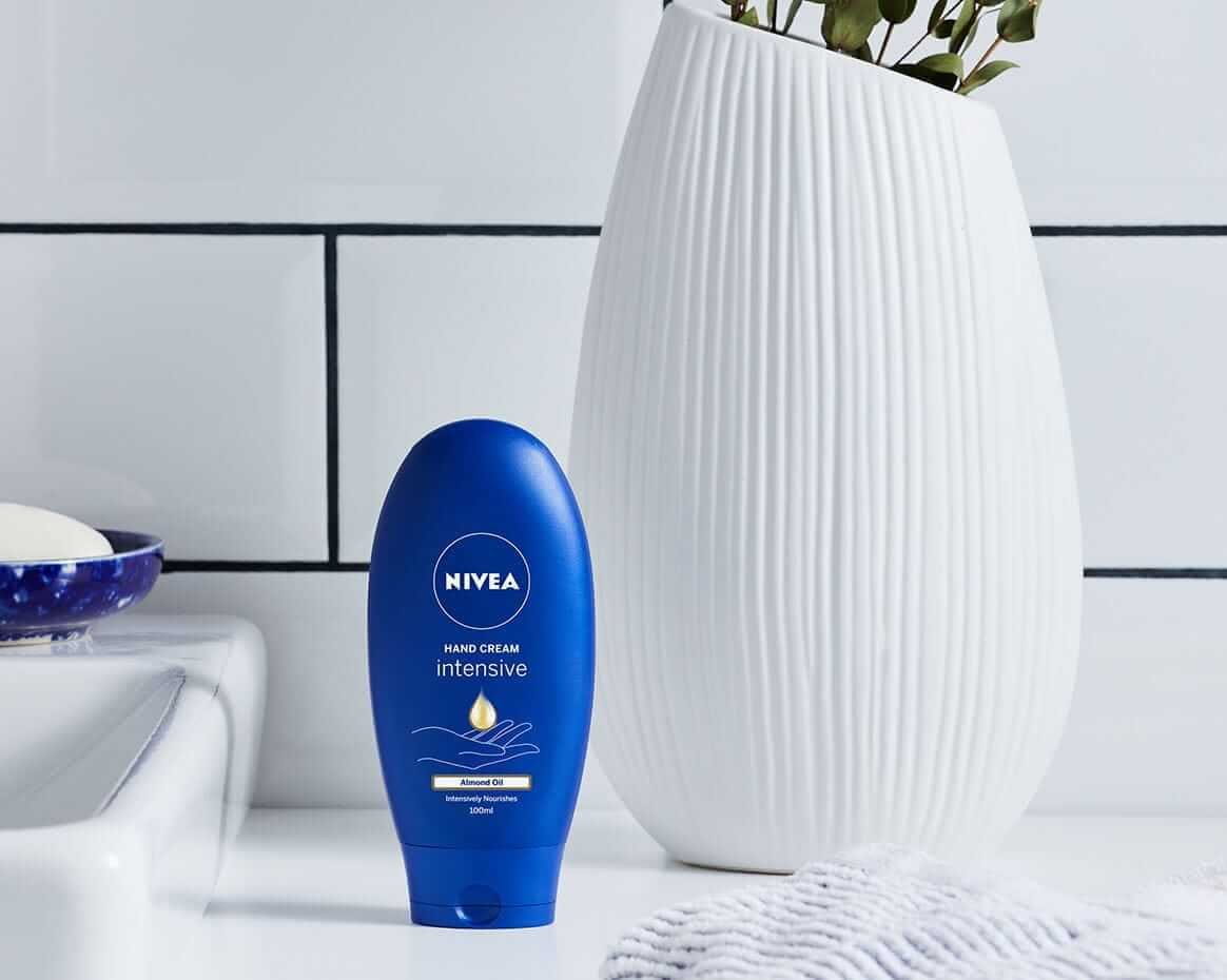 crema reparatoare pentru maini NIVEA