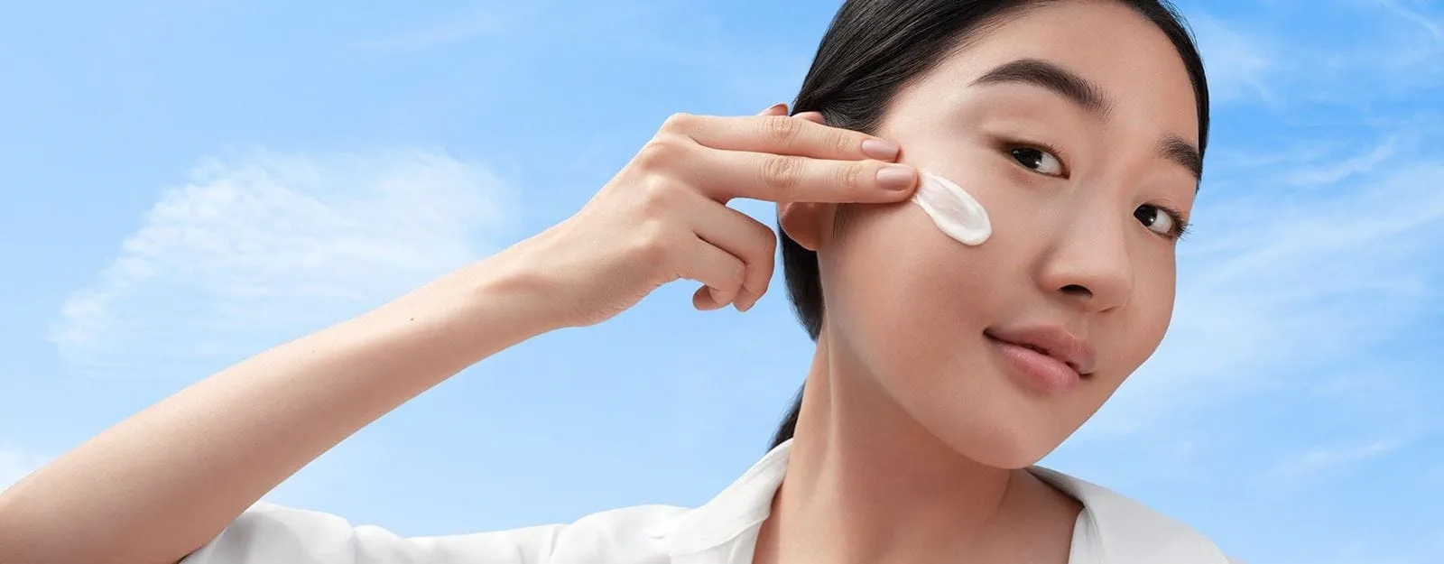 5 ครีมกันแดดทาหน้าผิวแพ้ง่าย ยี่ห้อไหนใช้ดีไม่มีอุดตัน