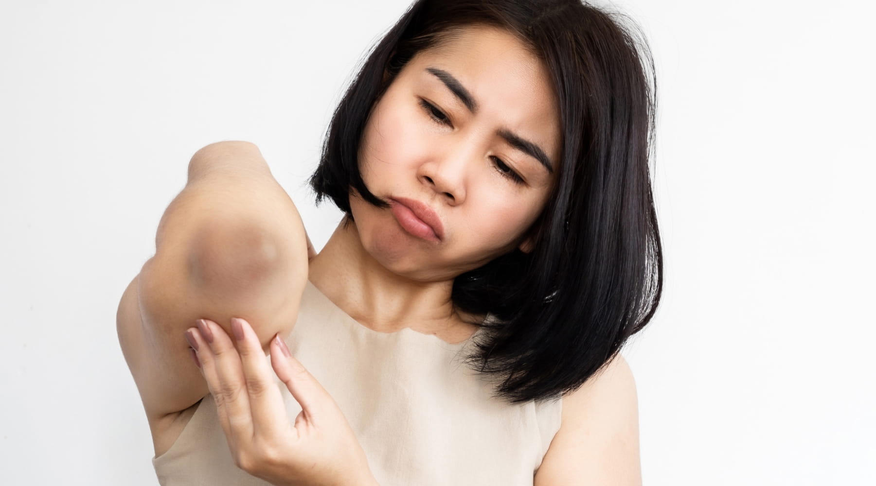 บอกลาปัญหา ข้อศอกด้าน ข้อศอกดำ! เผย 5 วิธีที่ช่วยฟื้นฟูผิวให้กลับมาเนียนนุ่ม