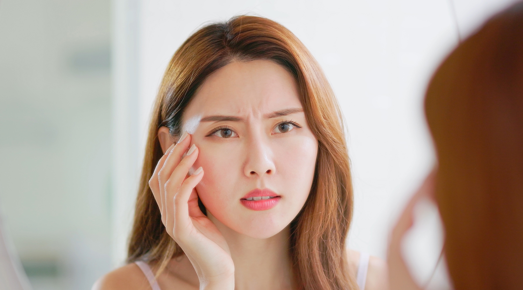 วิธีลดรอยหน้าผากย่น จัดการอย่างไรไม่ให้หน้าแก่ก่อนวัย