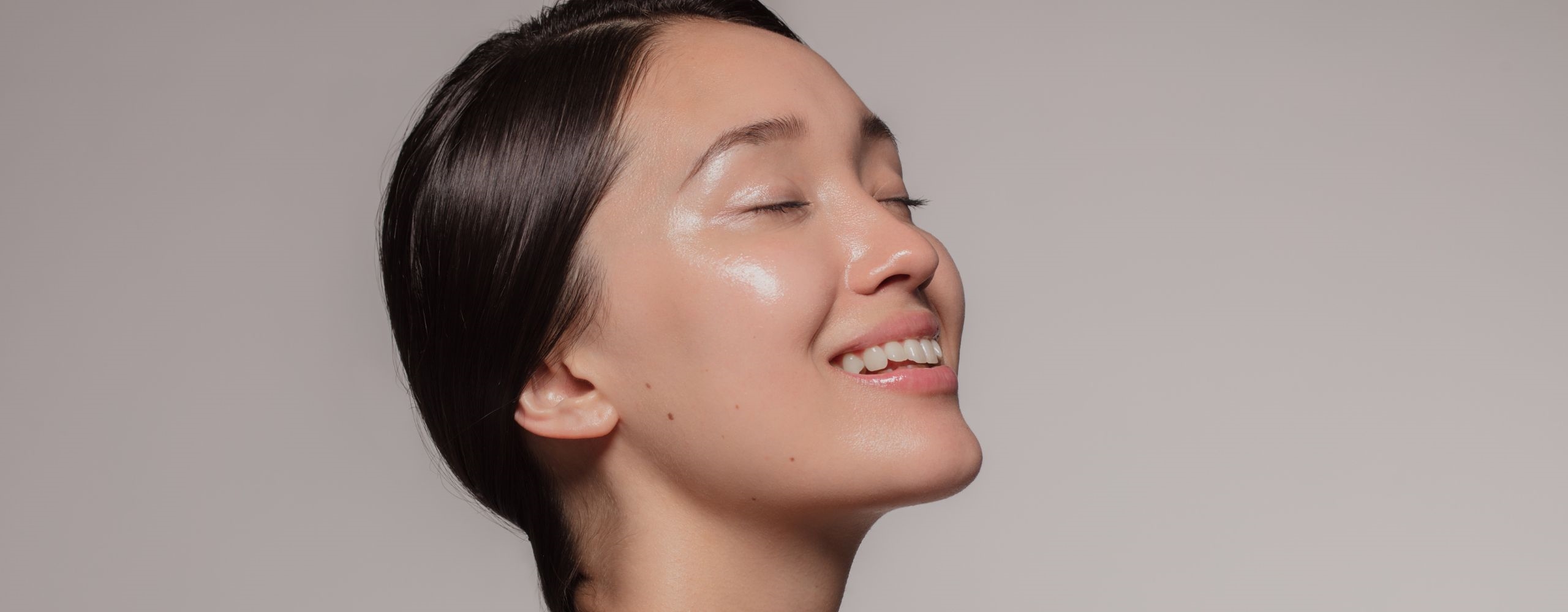 เคล็ดลับวิธีทำให้ผิวโกลว์ใส หน้าฉ่ำวาวสุขภาพดีแบบธรรมชาติ