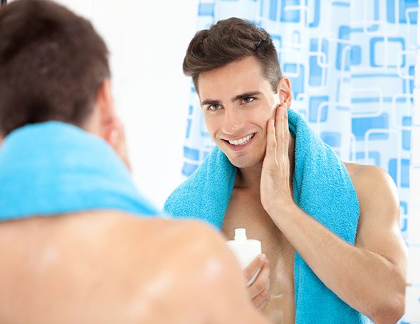 ์Nivea Men touch face with towel