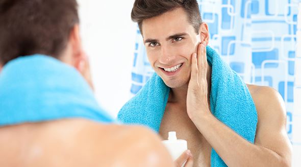 ์Nivea Men touch face with towel